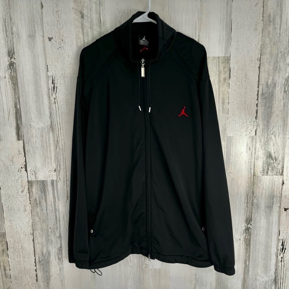 Nike Men’s Air Jordan Full Zipper Jogger Top Size XL Color-Black/Red